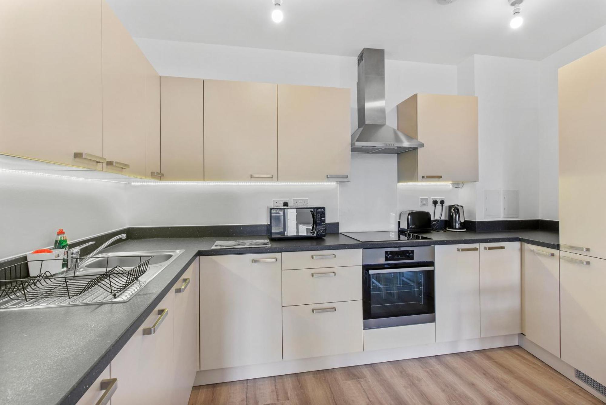 Centrally Located - Modern - 2Bed - 2Bath Apartment London Kültér fotó