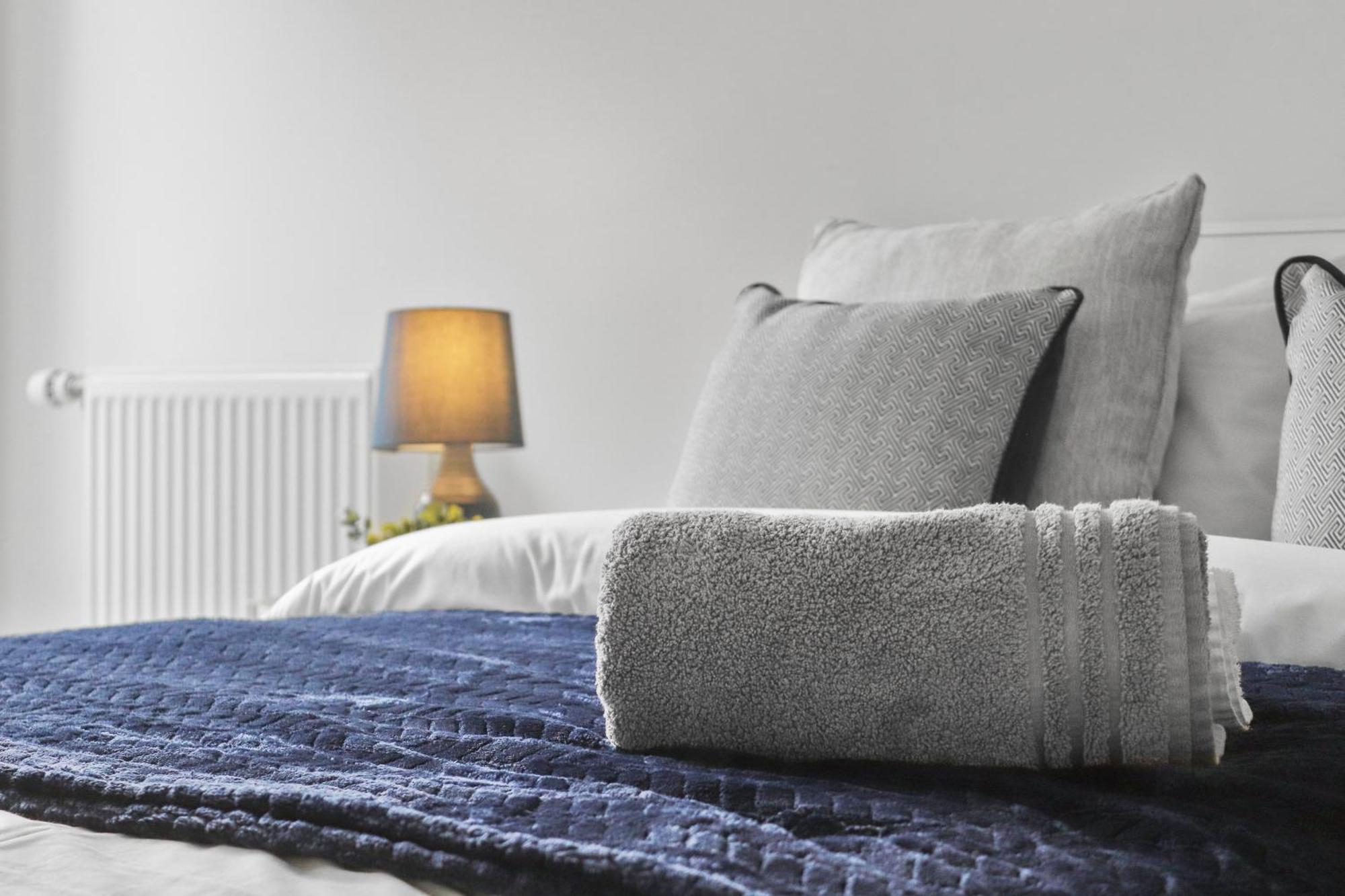 Centrally Located - Modern - 2Bed - 2Bath Apartment London Kültér fotó