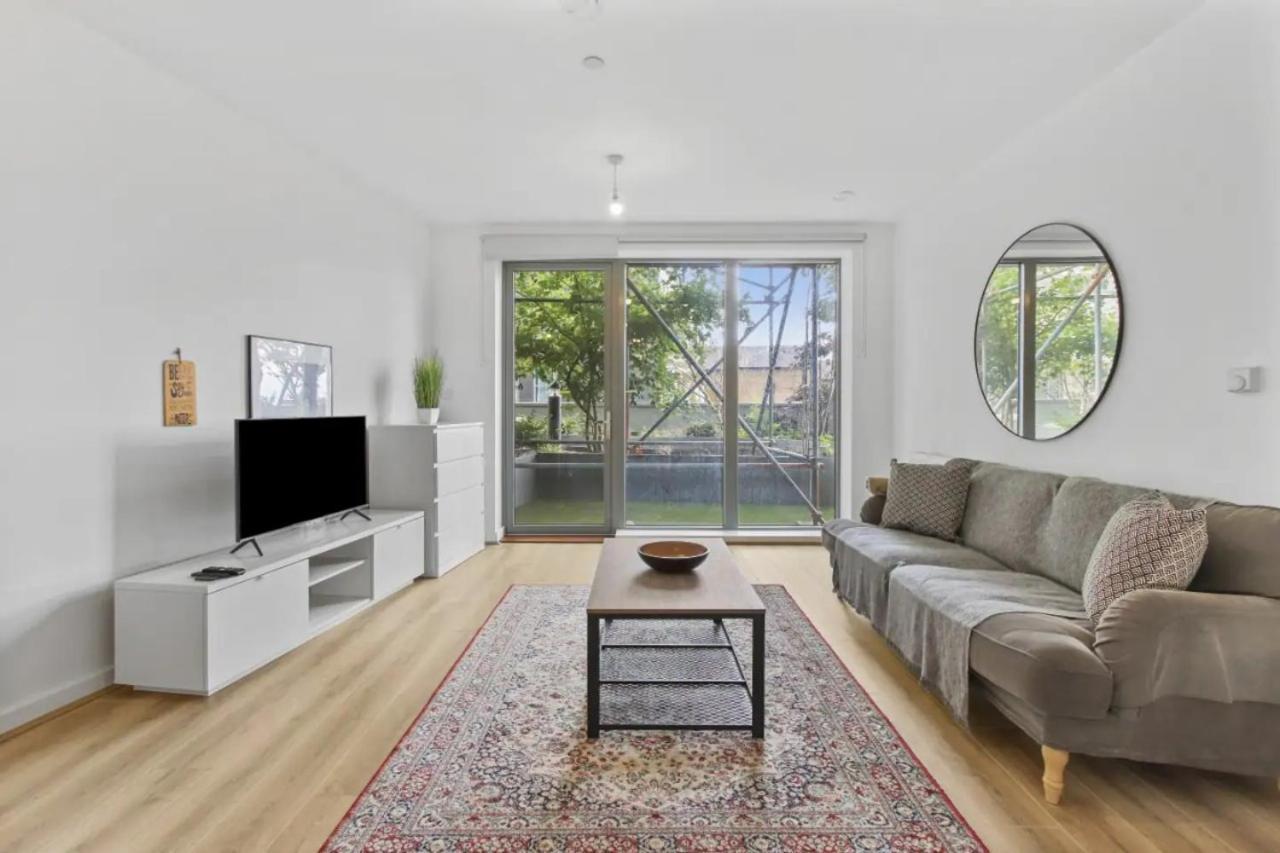 Centrally Located - Modern - 2Bed - 2Bath Apartment London Kültér fotó