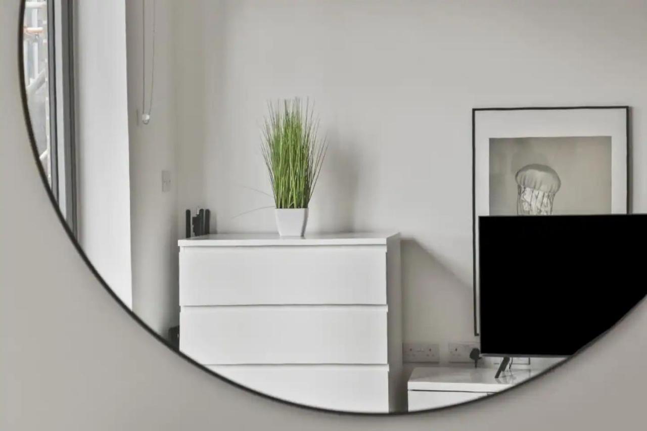 Centrally Located - Modern - 2Bed - 2Bath Apartment London Kültér fotó