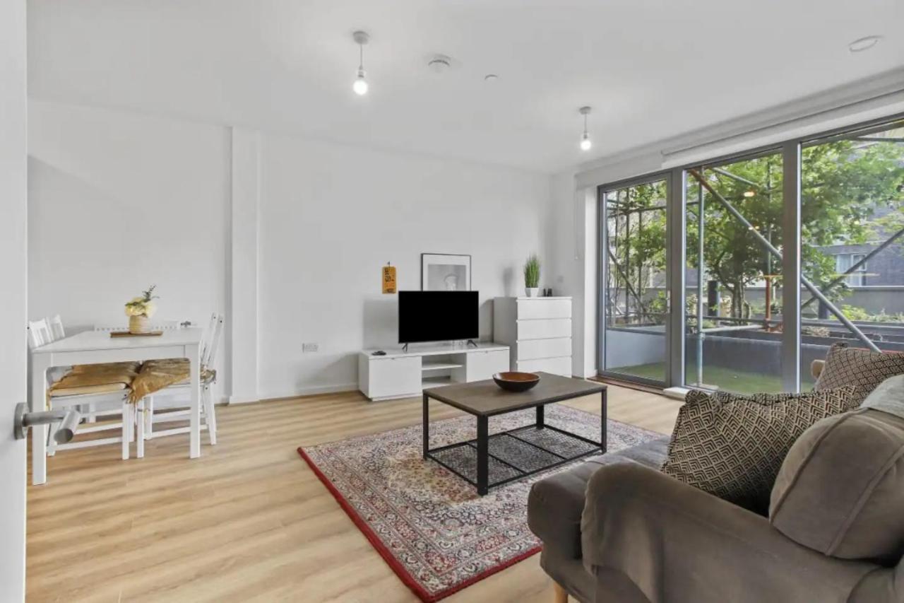 Centrally Located - Modern - 2Bed - 2Bath Apartment London Kültér fotó